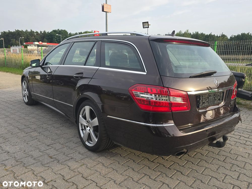 Mercedes-Benz Klasa E 200 CGI BlueEffICIENCY Avantgarde - 5