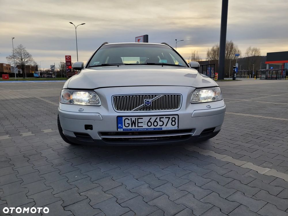 Volvo V70 2.4 D AWD Momentum - 5