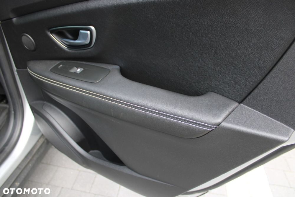 Renault Scenic - 28