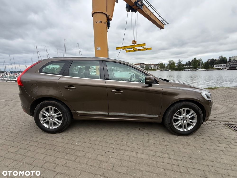 Volvo XC 60 D5 AWD Summum - 4