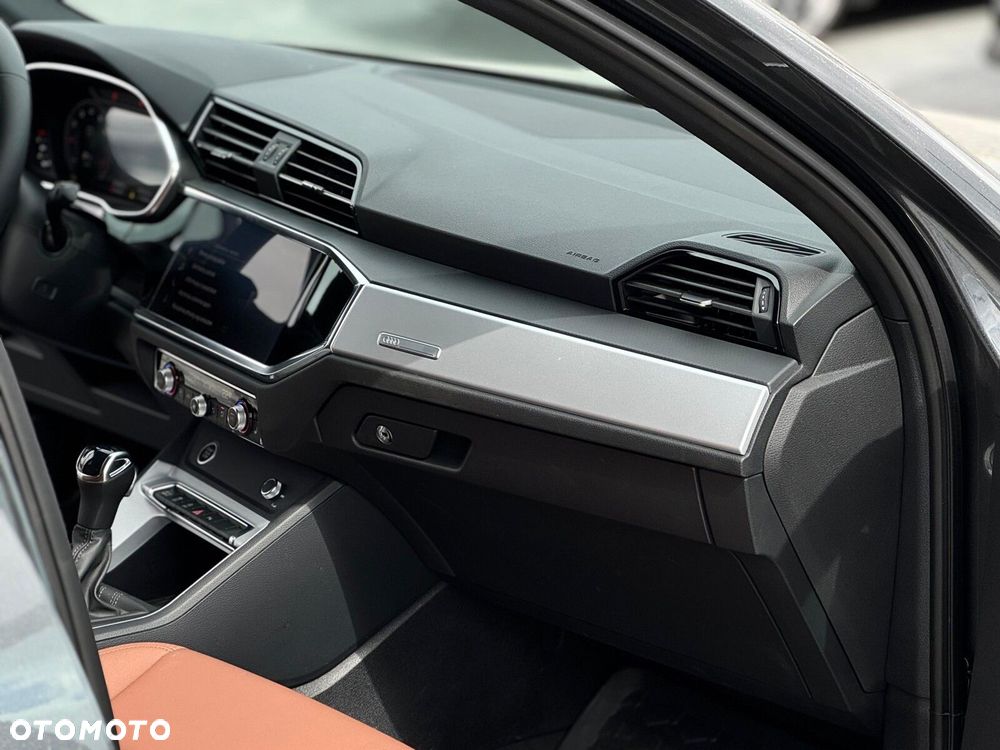Audi Q3 Sportback - 13