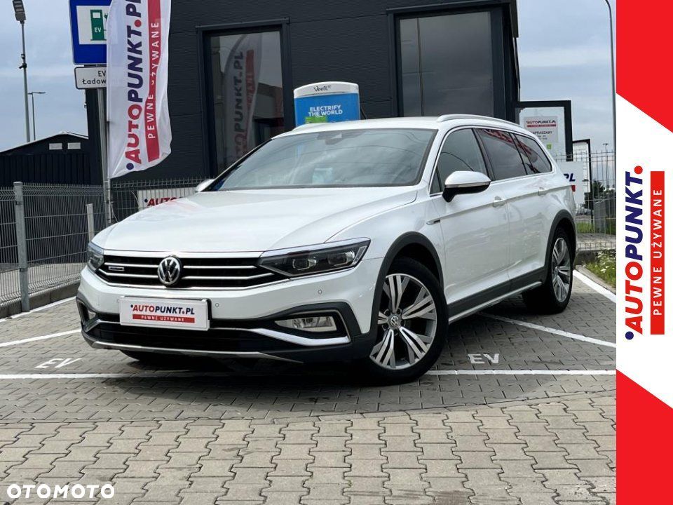 Volkswagen Passat - 1