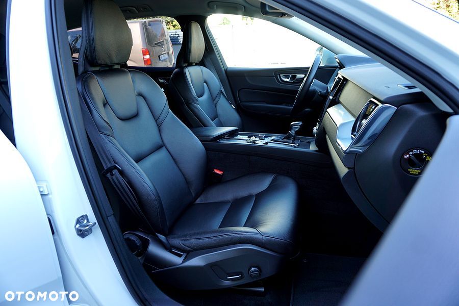 Volvo XC 60 T5 Geartronic RDesign - 28