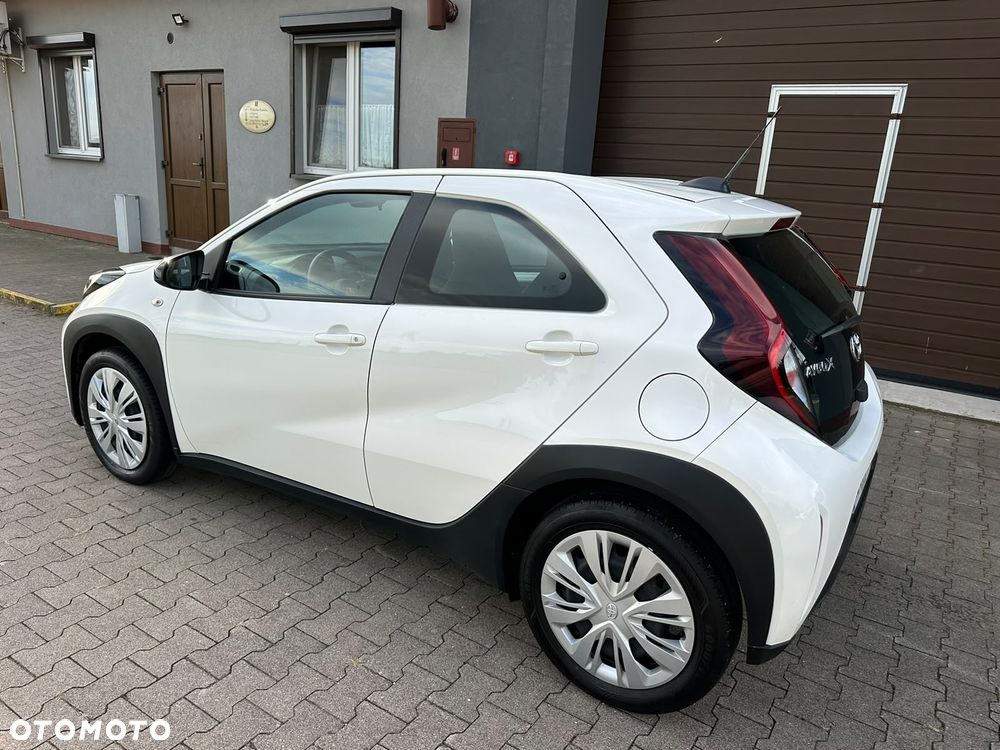 Toyota Aygo X S-CVT Play - 3