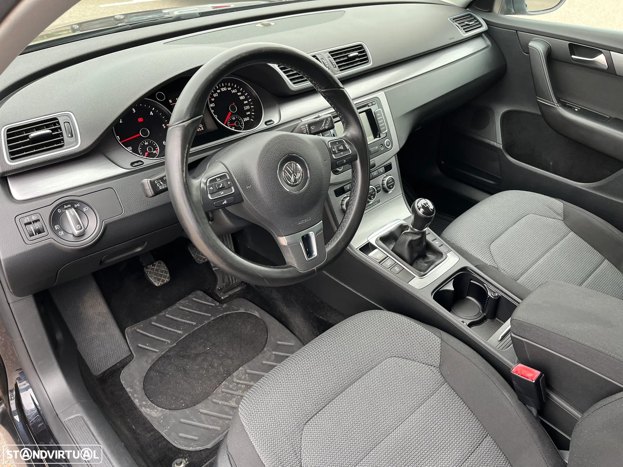 VW Passat Variant 1.6 TDI BlueMotion Highline - 12