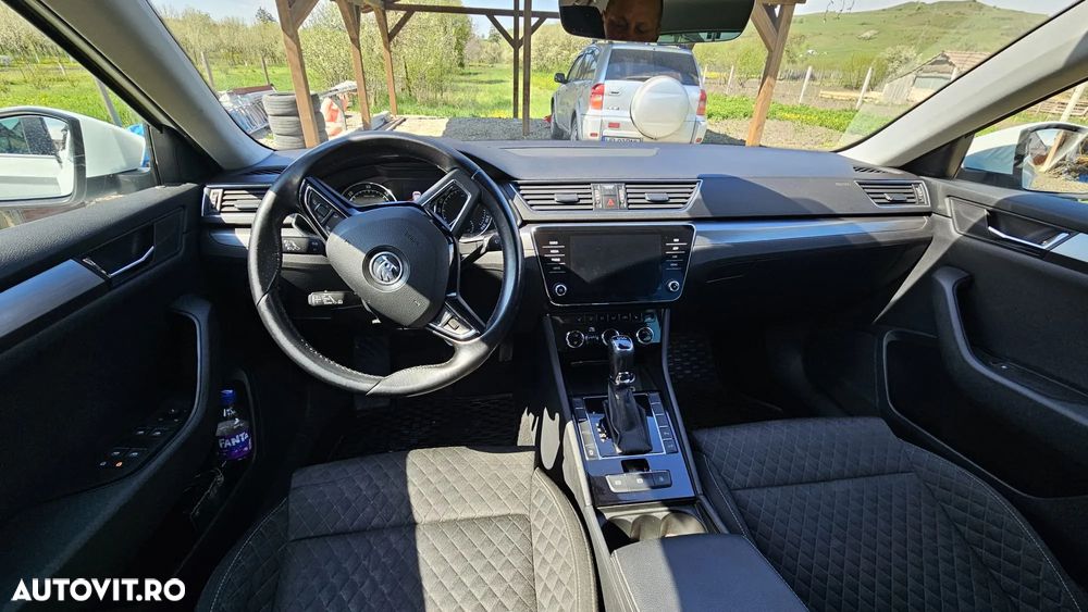 Skoda Superb 2.0 TDI DSG Premium Edition - 11