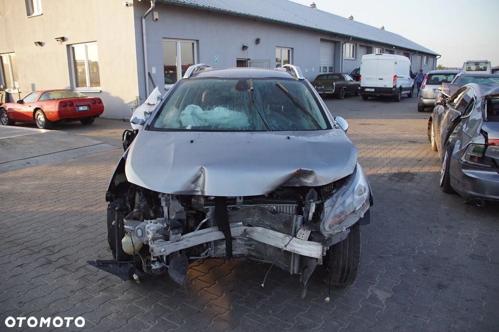 Auto na części - Peugeot 2008 I 1.6 VTi 120 KM 5F01 20ET03 KCA 2014R Silnik Skrzynia Drzwi Szyba Błotnik Zderzak Klapa Lampa Lusterko Relingi Deska Kokpit Sterownik Moduł Czujnik Licznik Wyświetlacz Kierownica - 2
