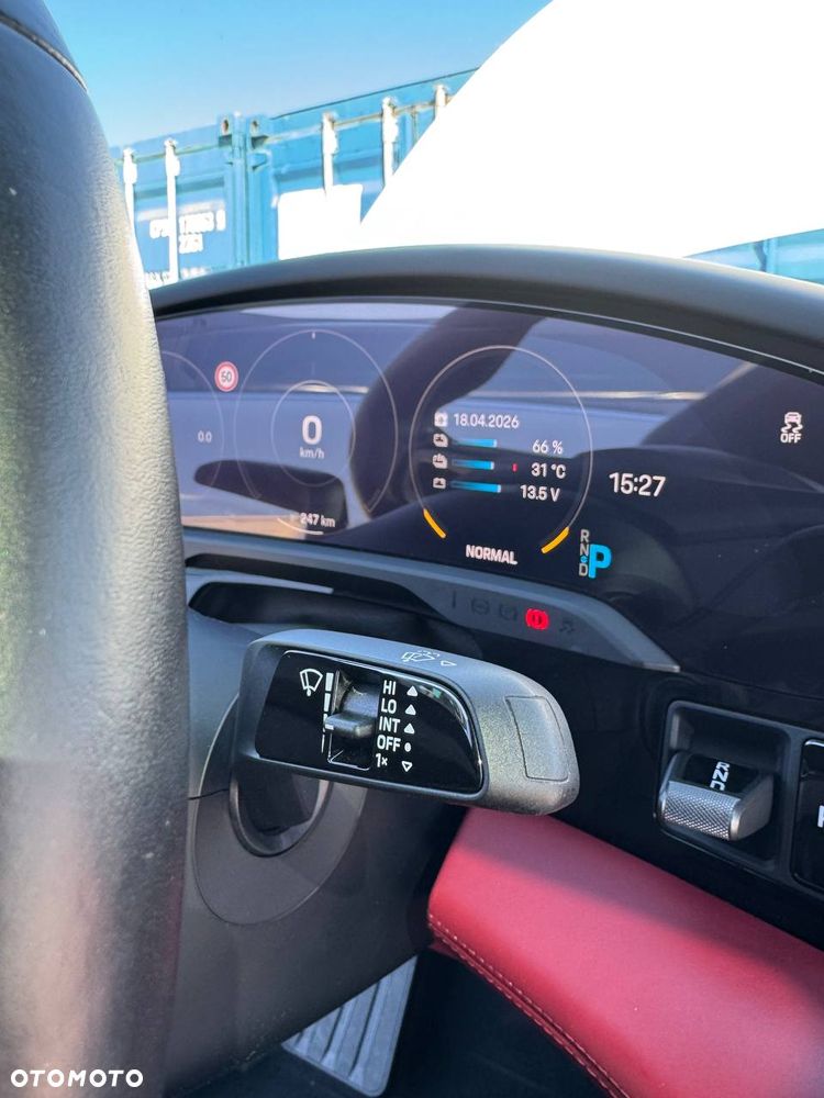 Porsche Taycan GTS - 23