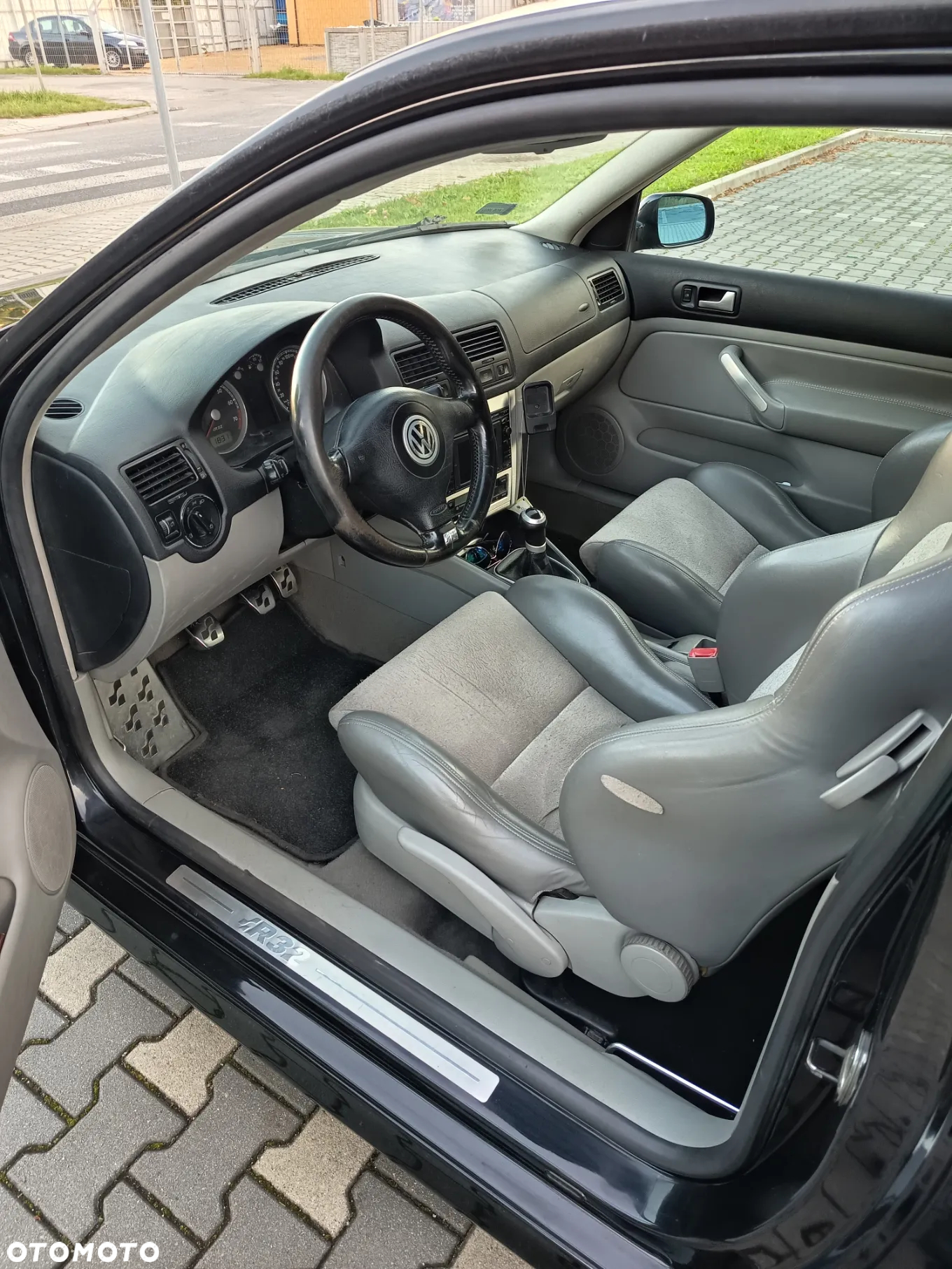 Volkswagen Golf IV 3.2 R32 4Mot - 19