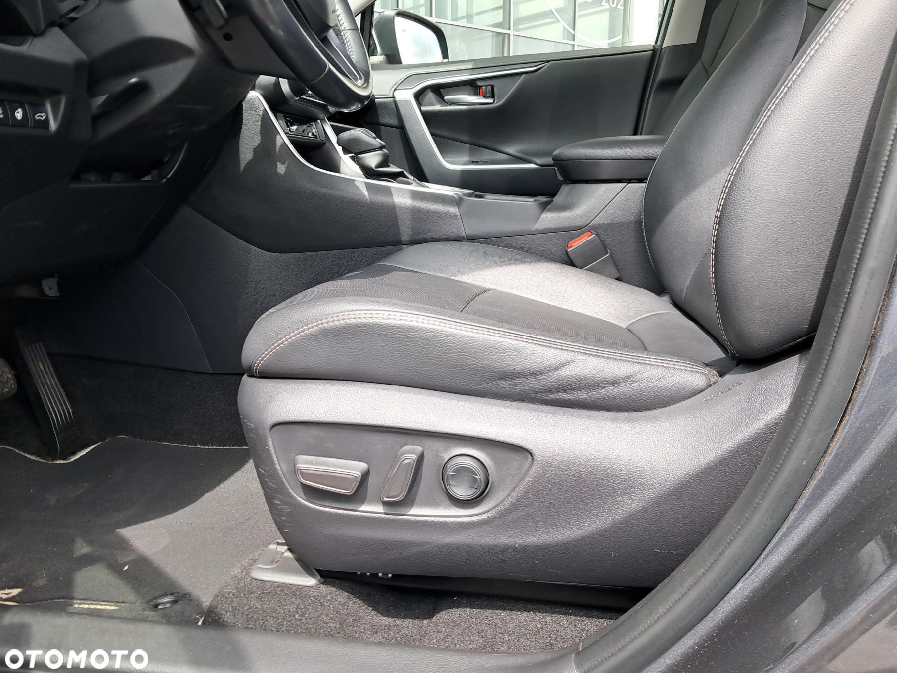 Toyota RAV4 - 9