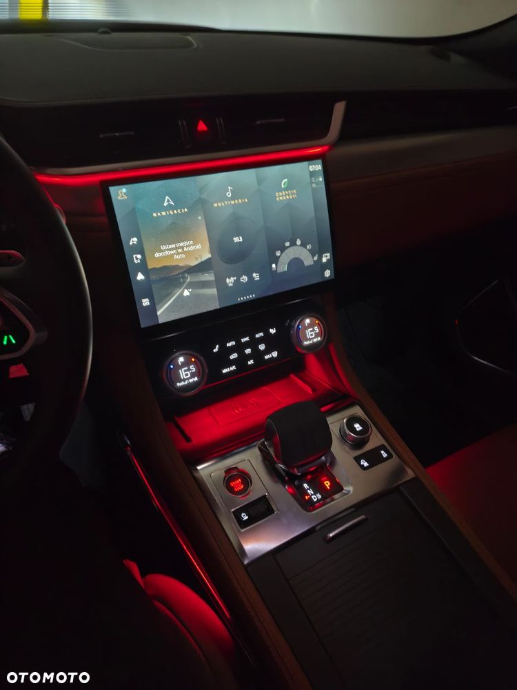 Jaguar F-Pace - 11