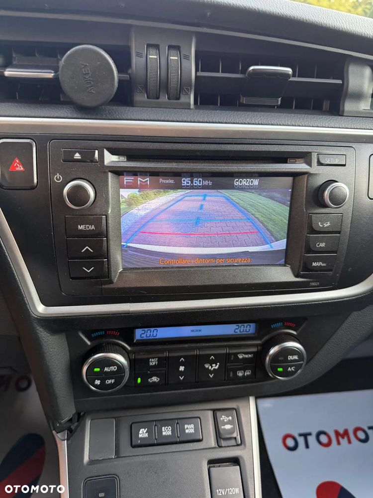 Toyota Auris 1.8 HSD Luna - 16