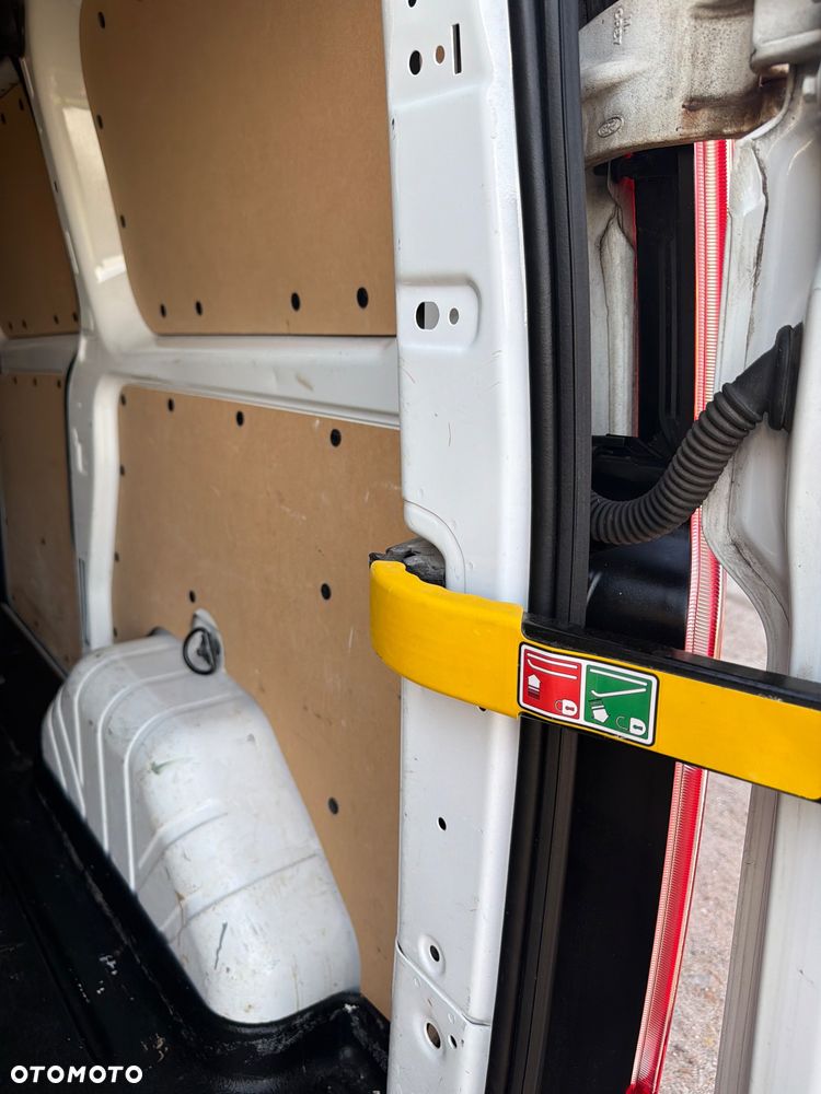 Ford TRANSIT CUSTOM - 19