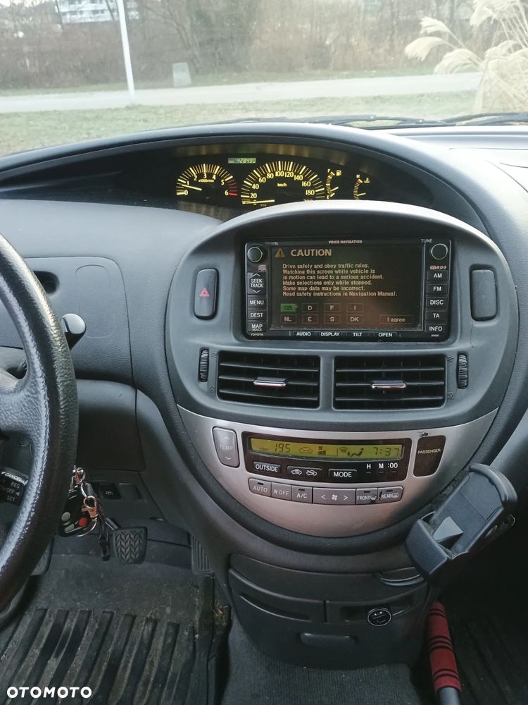 Toyota Previa 2.0 D-4D Luna - 3