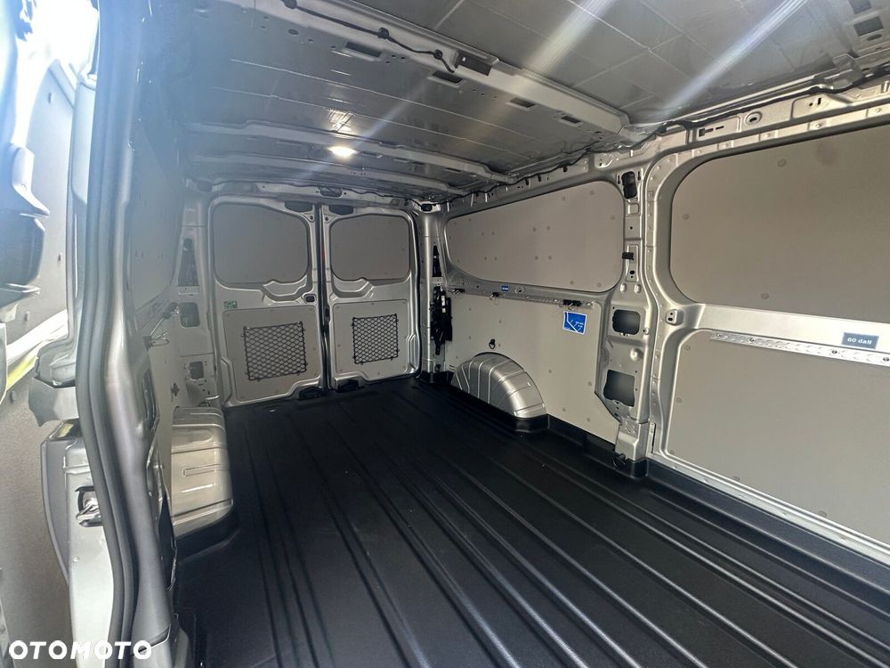 Volkswagen Transporter Transporter Furgon silnik: 2,0 l TDI 150 KM / skrzynia biegów: 8-biegowa automatyczna rozstaw osi: 3500 mm - 23