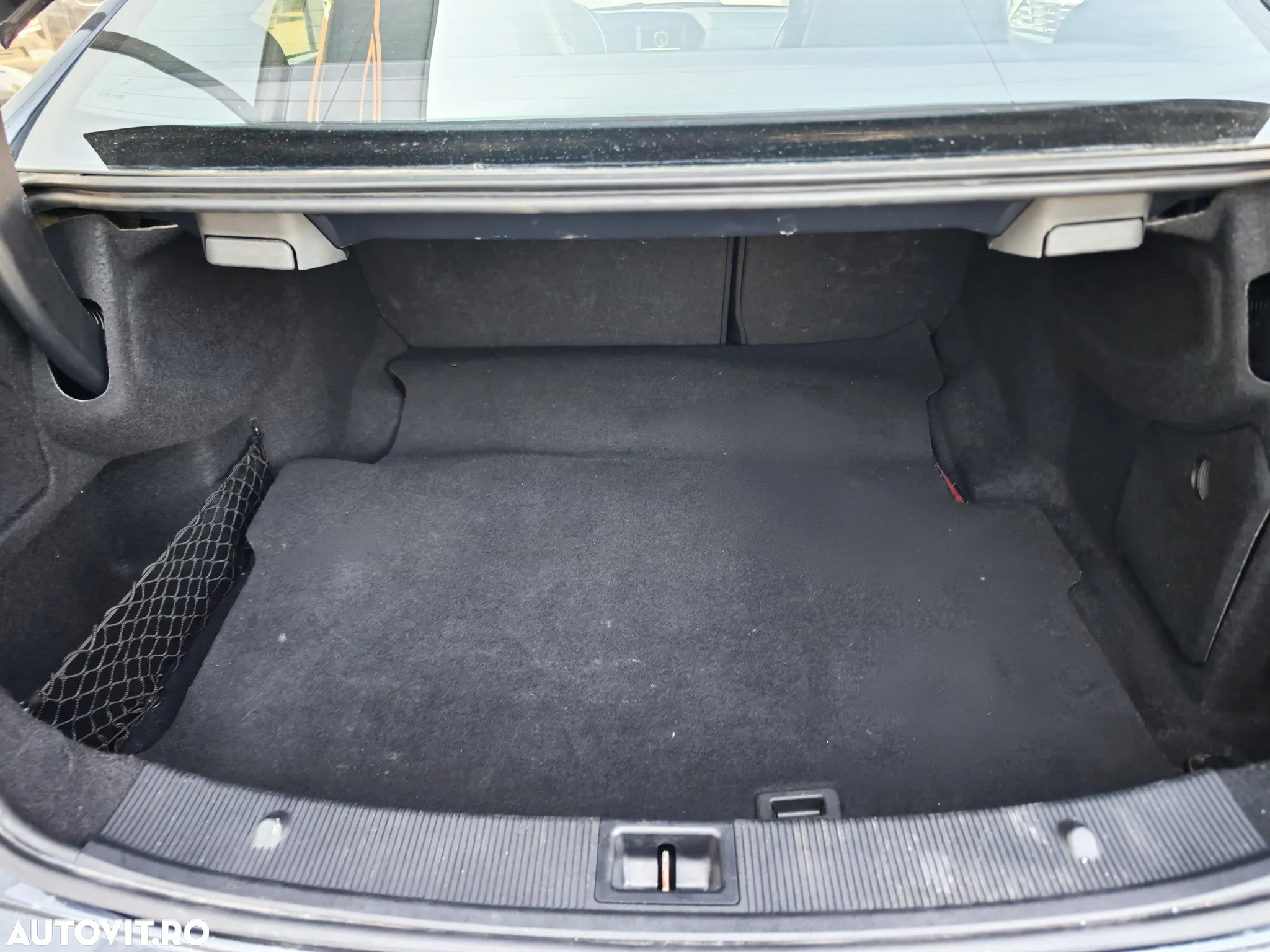 Mercedes-Benz E 220 CDI DPF Coupe BlueEFFICIENCY 7G-TRONIC Avantgarde - 13
