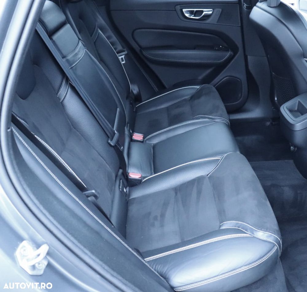 Volvo XC 60 D5 AWD Geartronic RDesign - 17