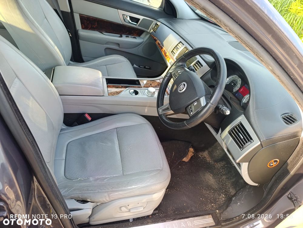 Jaguar XF 3.0 V6 Premium Luxury - 9