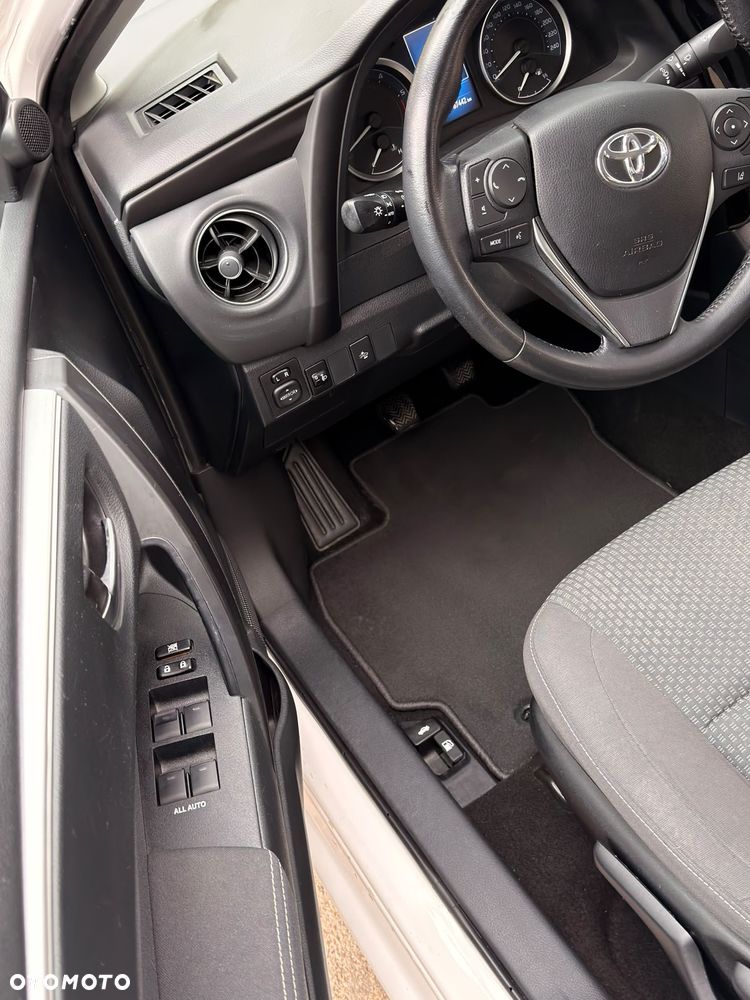 Toyota Corolla 1.4 D-4D Comfort - 3