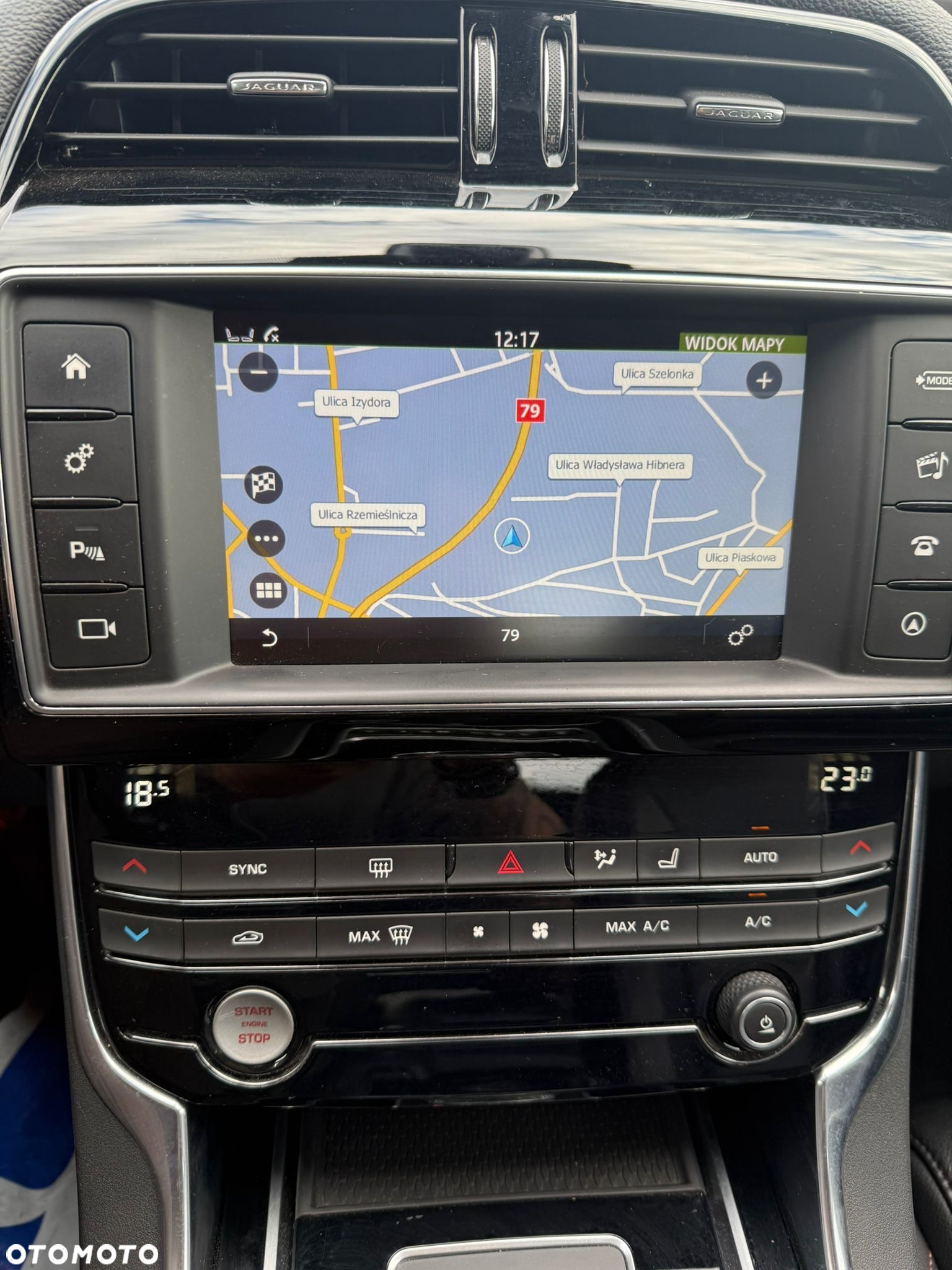 Jaguar XE 2.0 D Prestige - 9