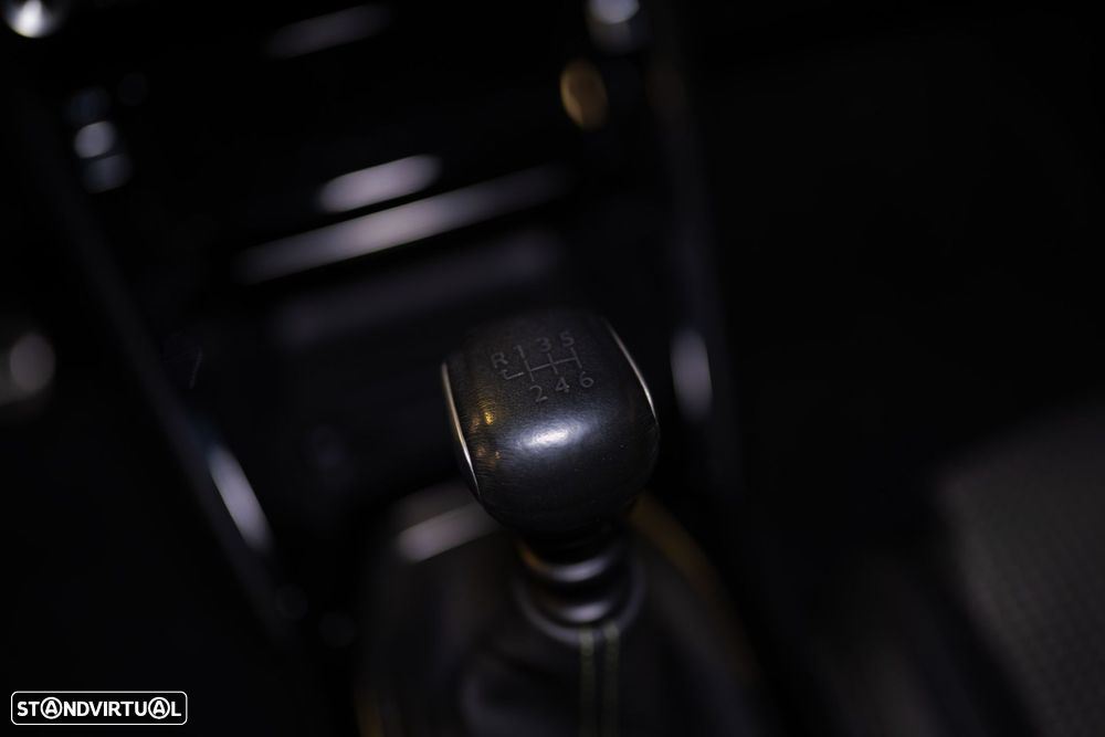 Peugeot 208 1.2 PureTech GT Line - 28