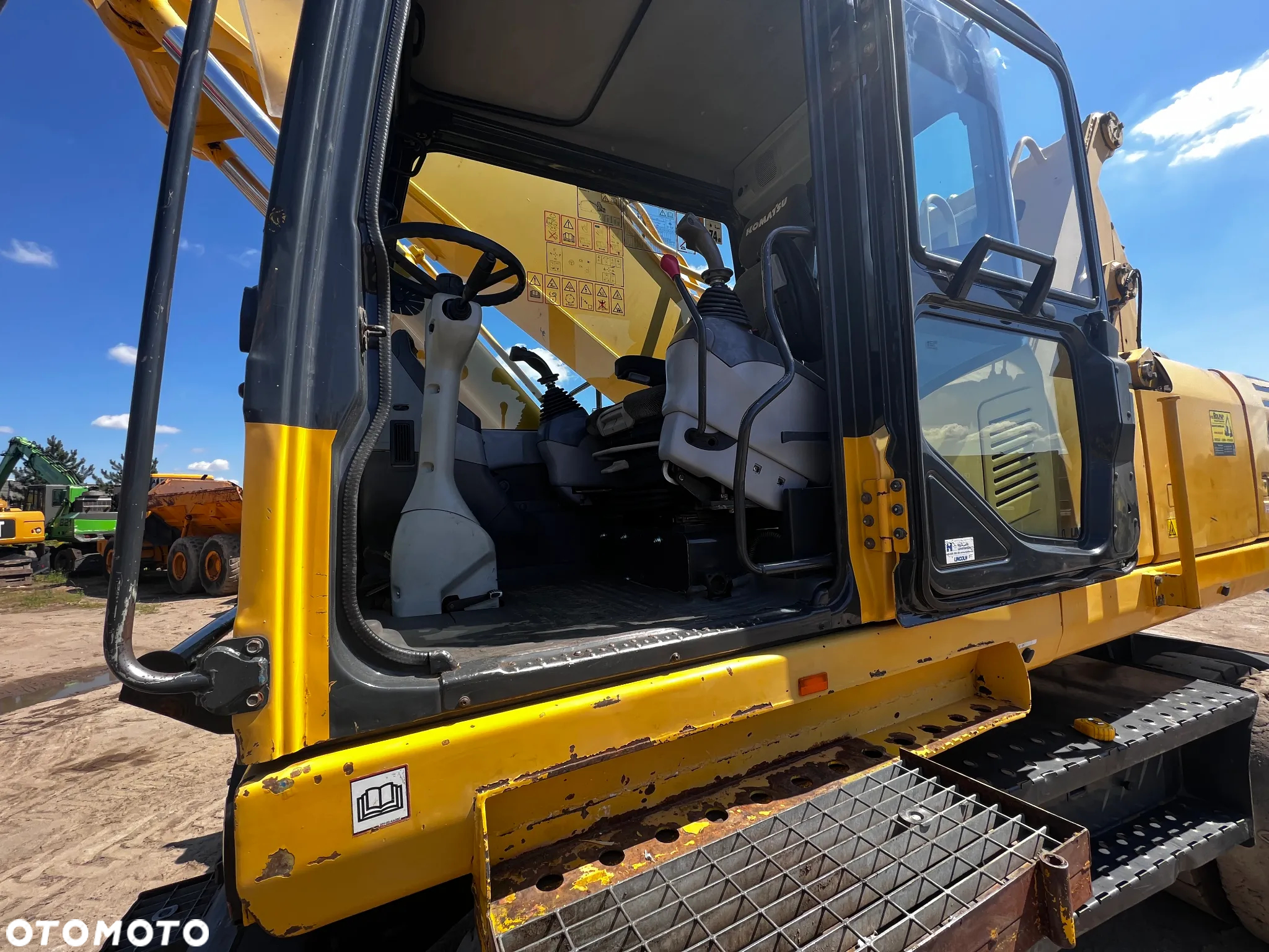 Komatsu PW220MH-7K - 15