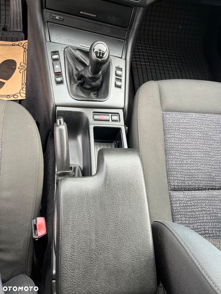 BMW Seria 3 318i Touring Edition Exclusive - 18