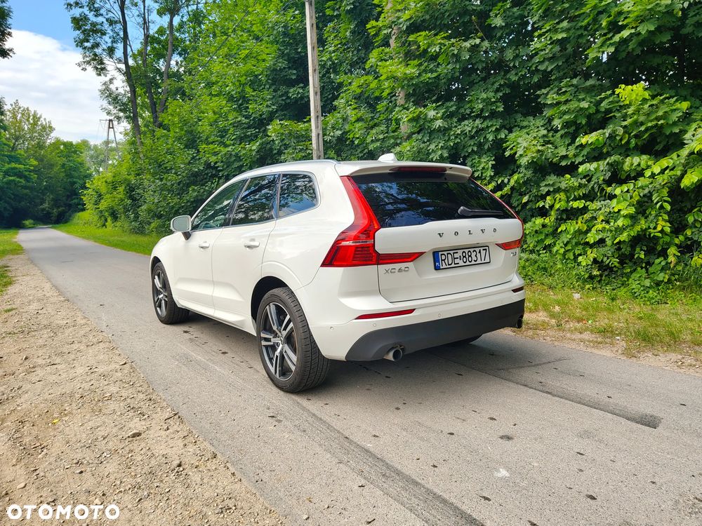 Volvo XC 60 T6 AWD Geartronic Momentum Pro - 4
