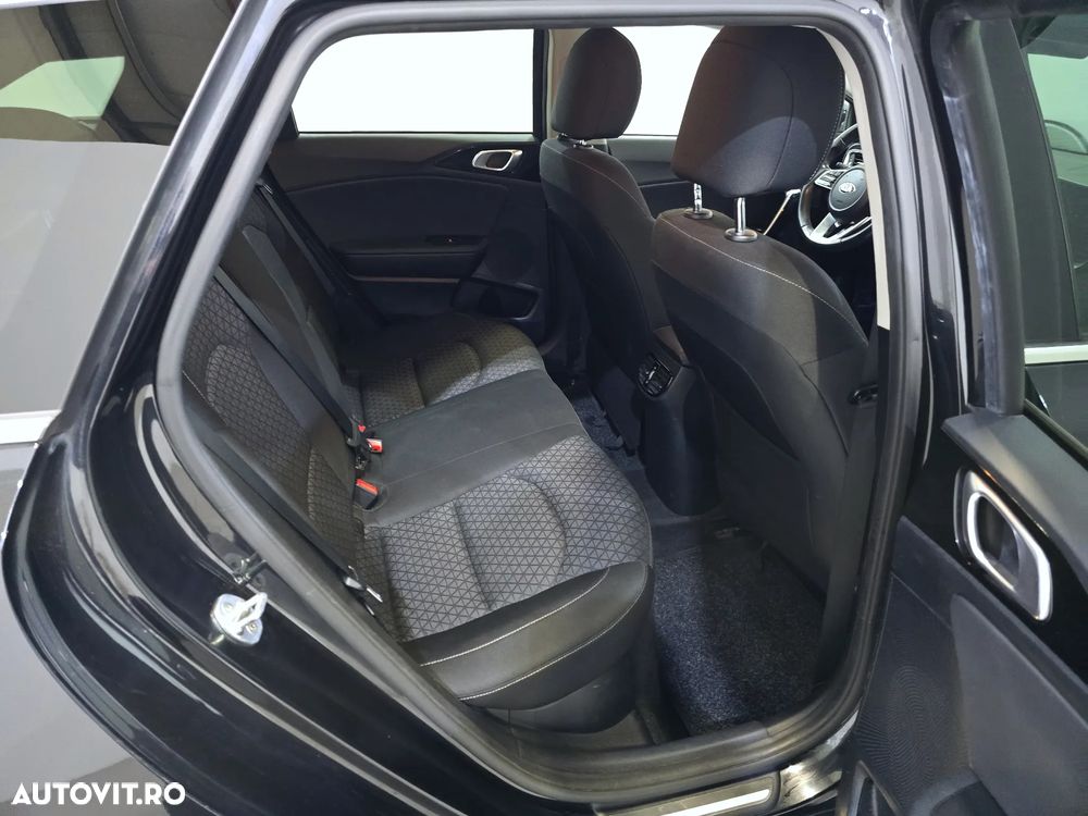 Kia Ceed 1.6 GDI 6DCT PHEV Vision - 11