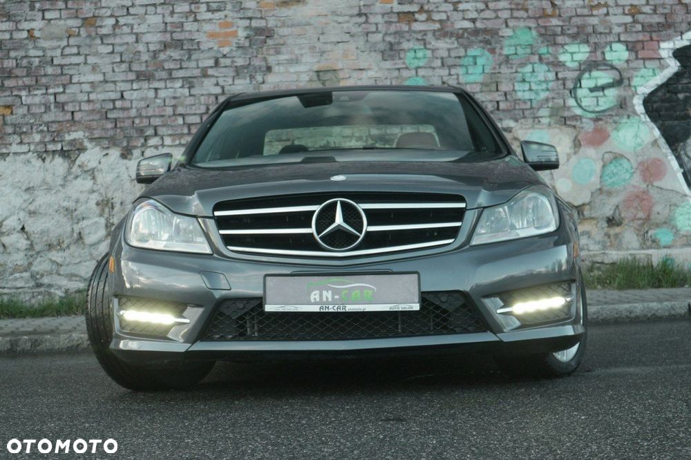 Mercedes-Benz Klasa C 350 BlueEff 4-Matic Avantgarde - 35
