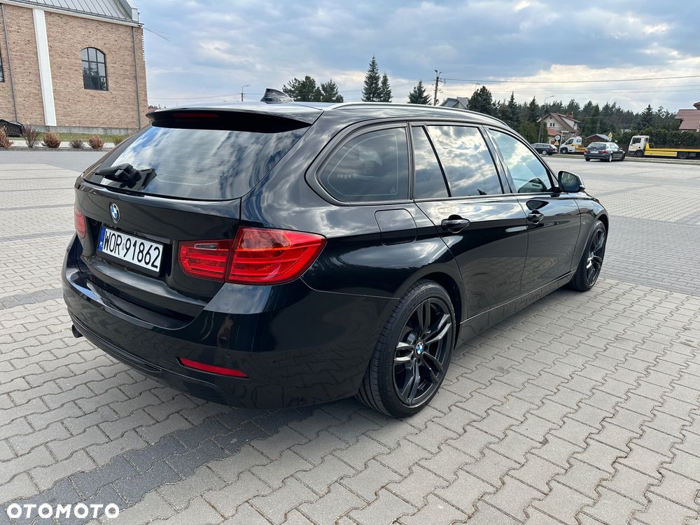 BMW Seria 3 318d DPF Edition Sport - 12