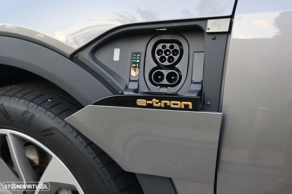 Audi e-tron 50 quattro Advanced - 11