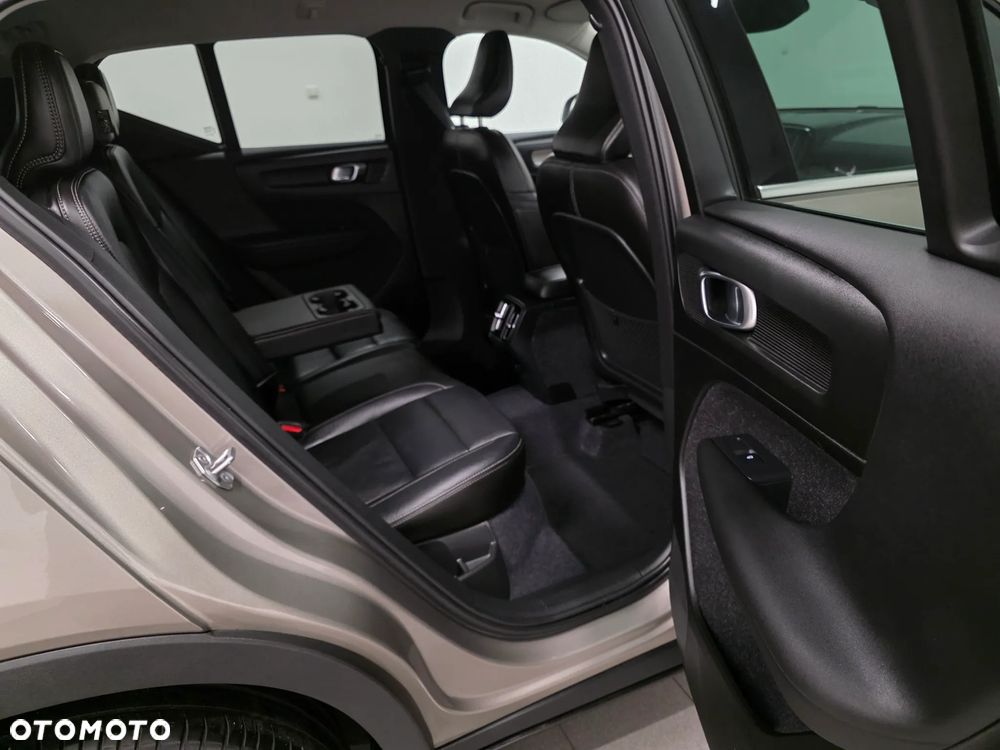 Volvo XC 40 D4 AWD Geartronic Inscription - 31