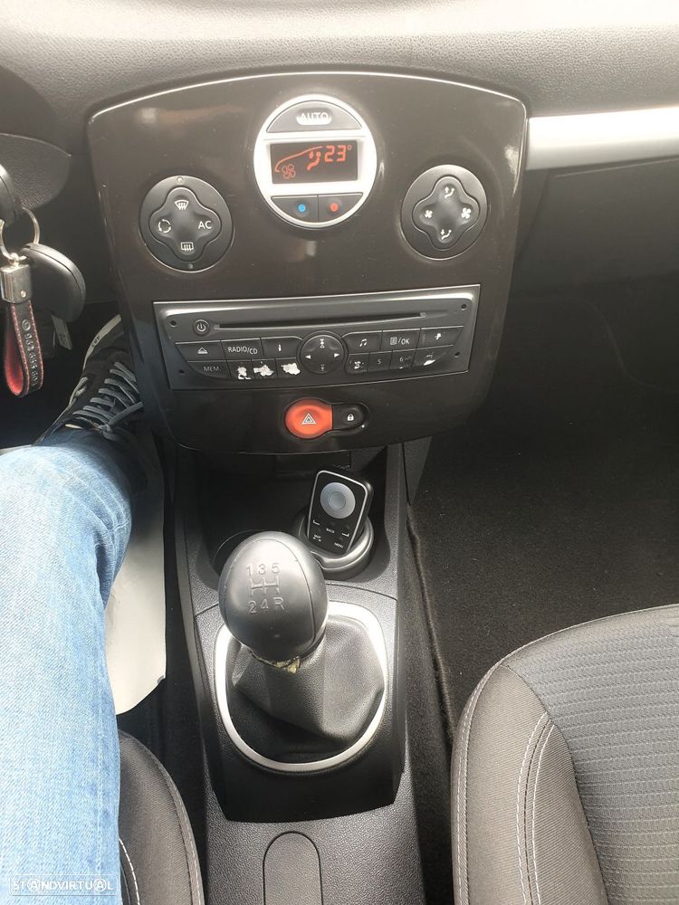 Renault Clio 1.5 dCi Dynamique S - 24