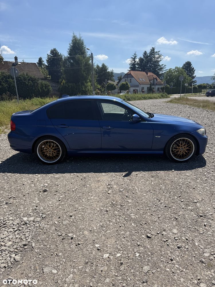 BMW Seria 3 320i - 4