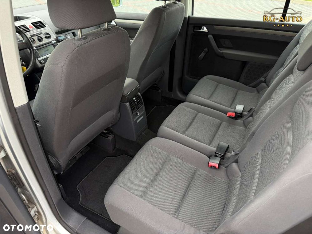 Volkswagen Touran - 23