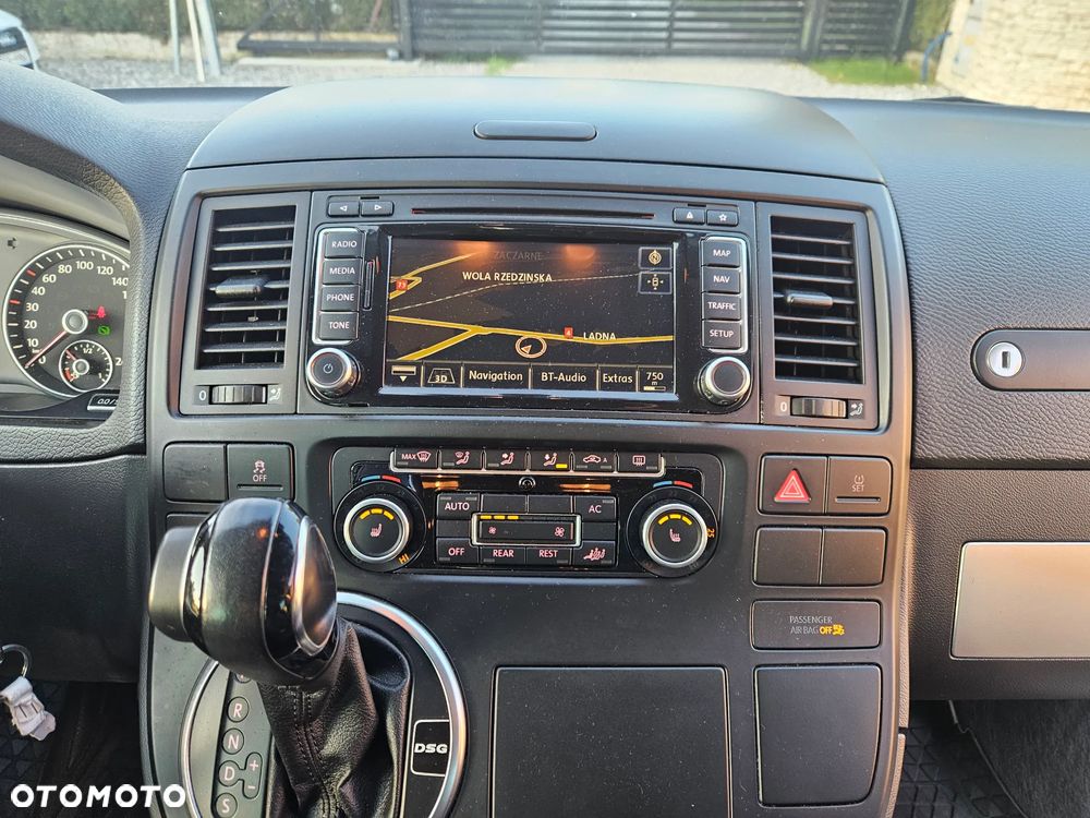 Volkswagen Multivan - 17