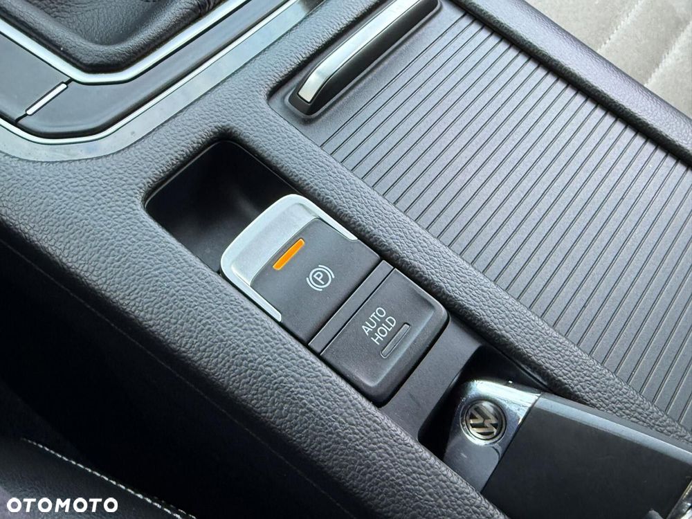 Volkswagen Passat - 40