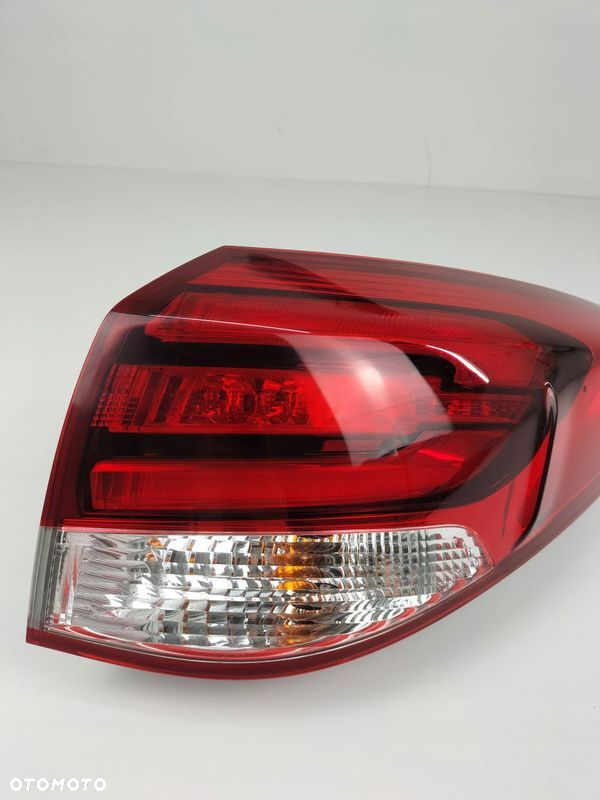 LAMPA PRAWY TYŁ PRAWA TYLNA HYUNDAI I40 924023Z5 - 2