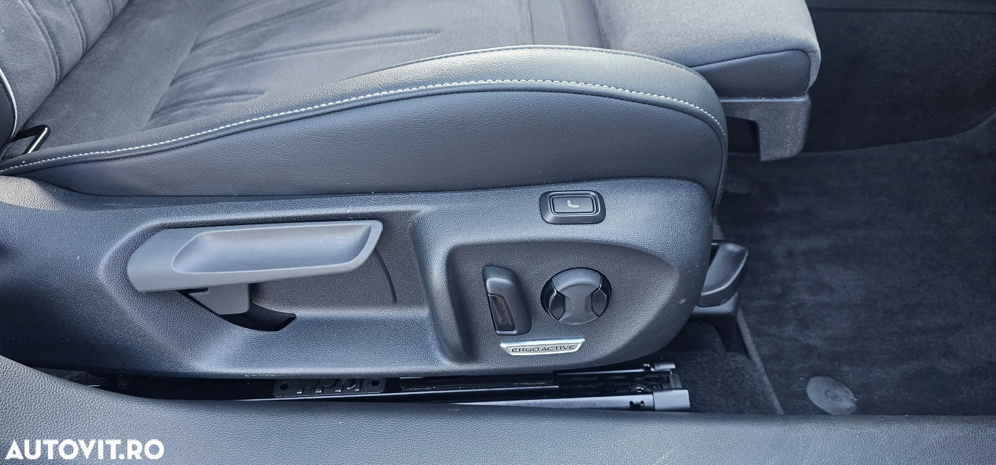 Volkswagen Passat Variant 1.5 eTSI DSG MHEV Business - 27