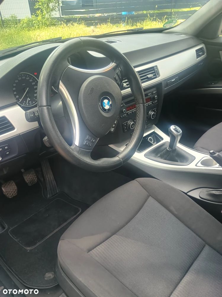 BMW Seria 3 318i - 10