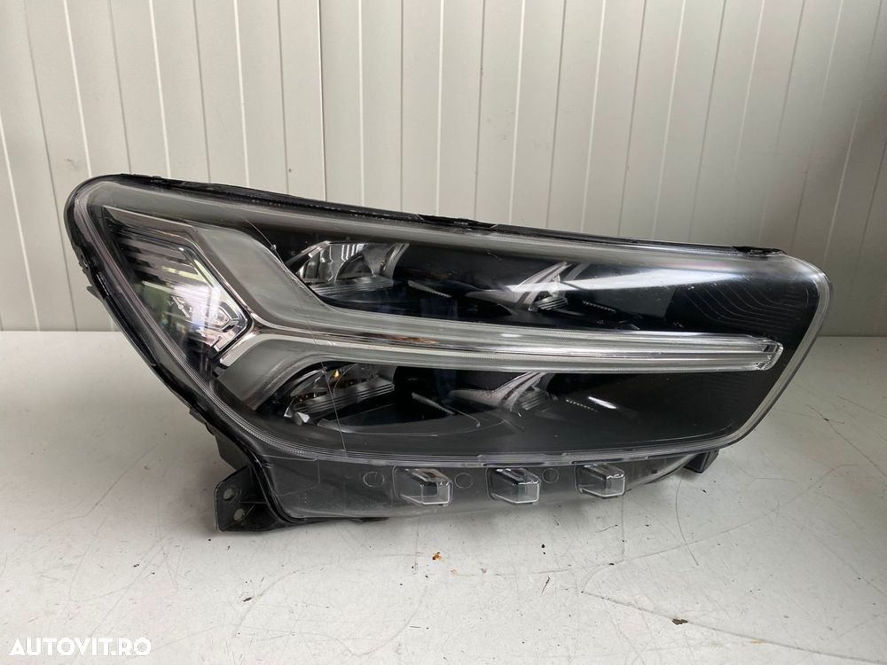 Far dreapta VOLVO XC40 2018+ MID LED 31655991