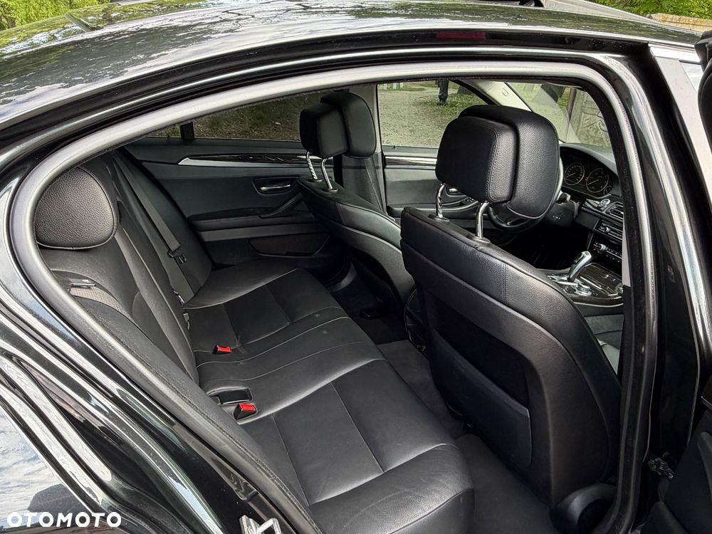 BMW Seria 5 520d xDrive - 9