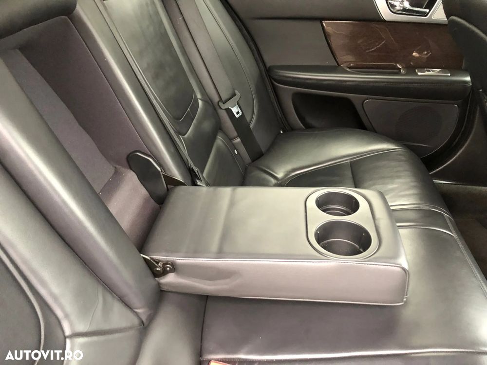 Jaguar XF 2.2D Premium Luxury - 19