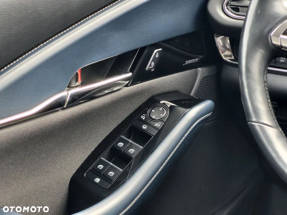 Mazda CX-30 2.0 mHEV Hikari 2WD - 17