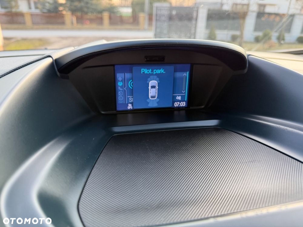 Ford Grand C-MAX - 27