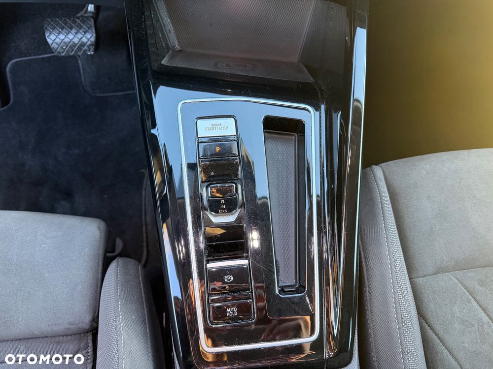 Volkswagen Golf - 22