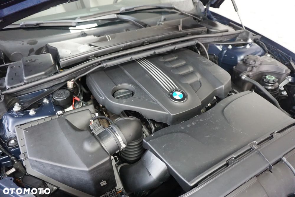 BMW Seria 3 320d xDrive - 16