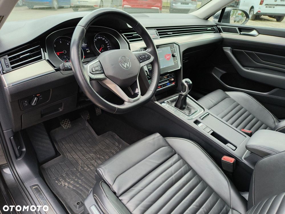 Volkswagen Passat - 14