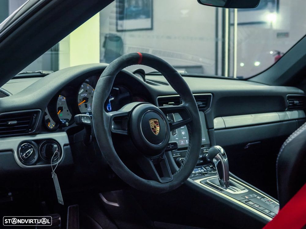 Porsche 911 Série F - 33